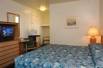 Royal And Airport Motel 2*