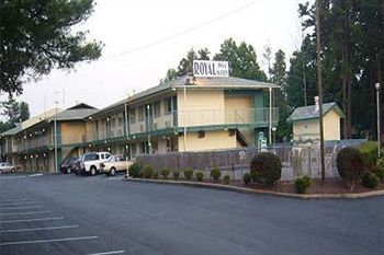 Royal And Airport Motel