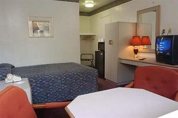 Motel Royal And Airport 2*