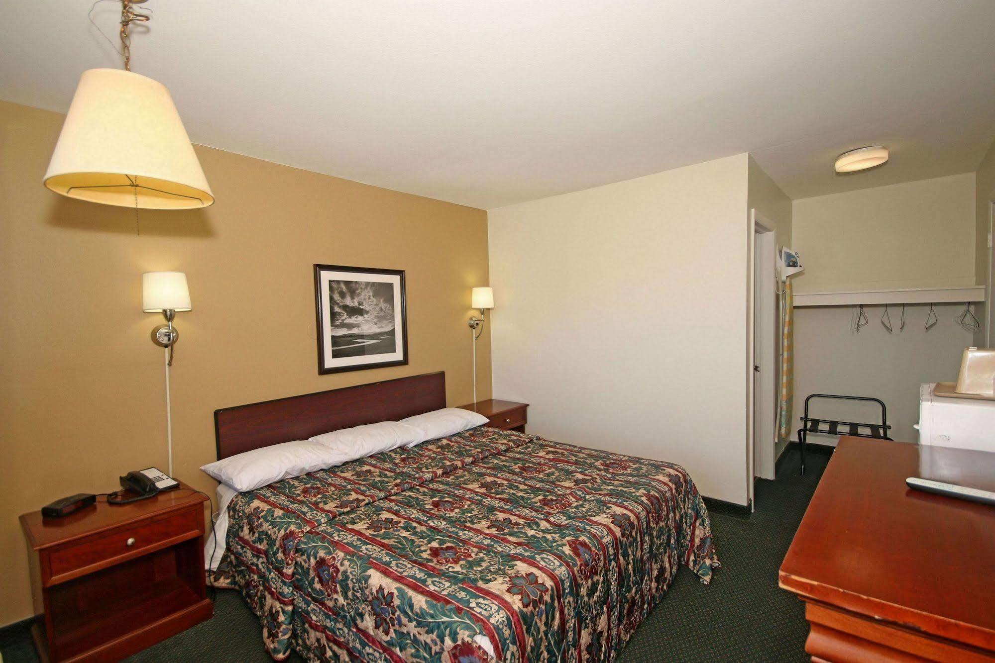 Royal And Airport Motel Charlotte