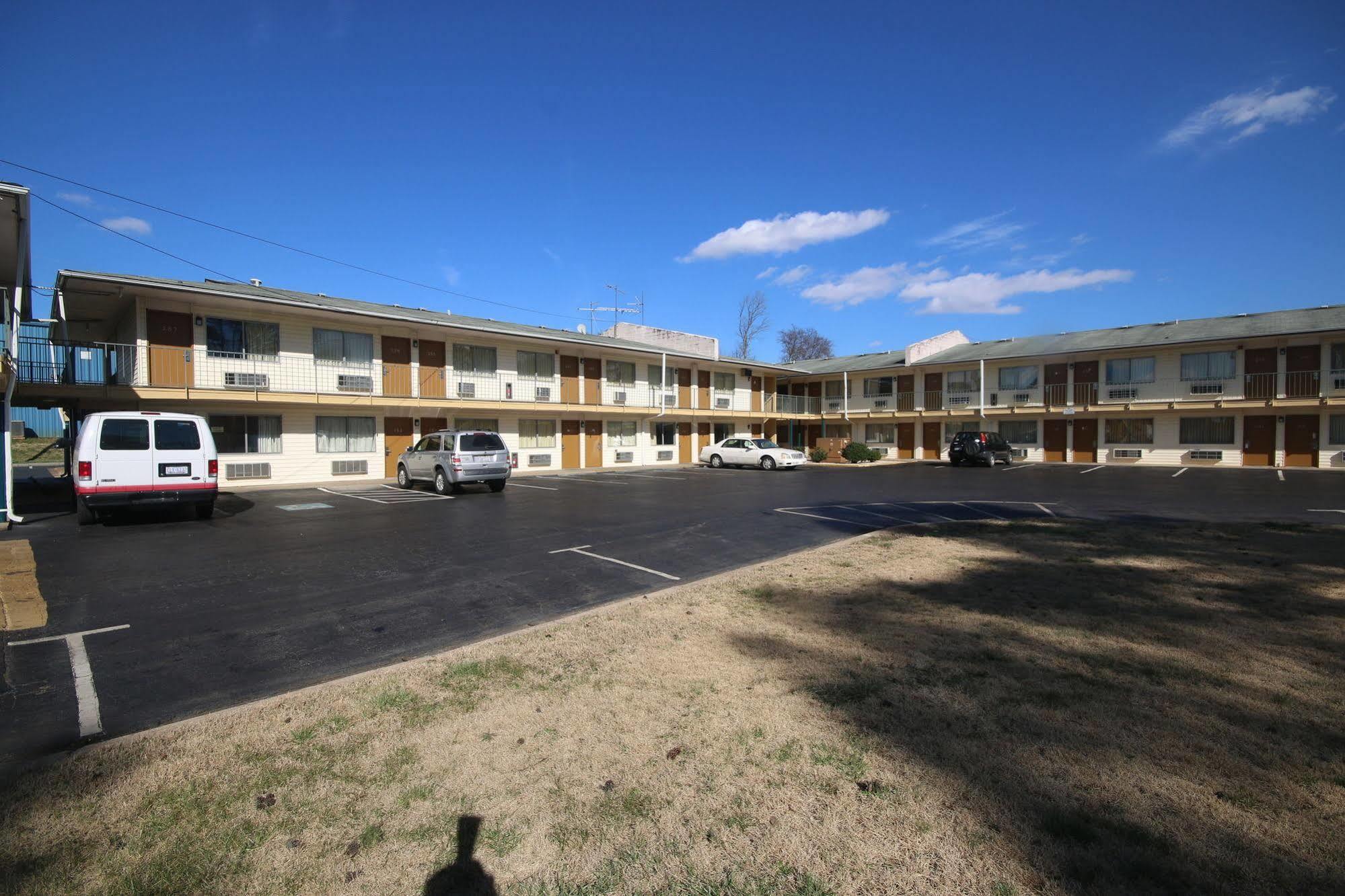 Motel Royal And Airport 2*